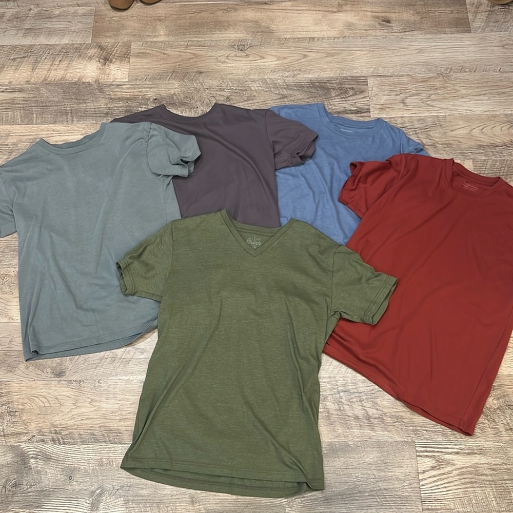 Fresh Clean Threads T-shirts. Size M, 5 pack